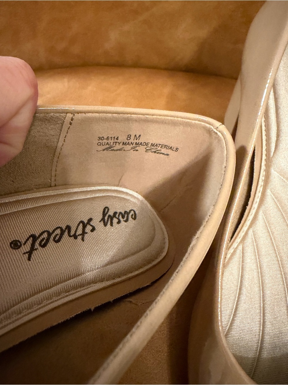 Easy Street Beige Block Heel Pump. Size 8. - Picture 7 of 14